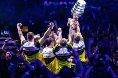 阵容调整：EDG引进韩援教练，战术体系全面升级